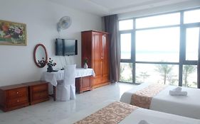 Rose Hotel